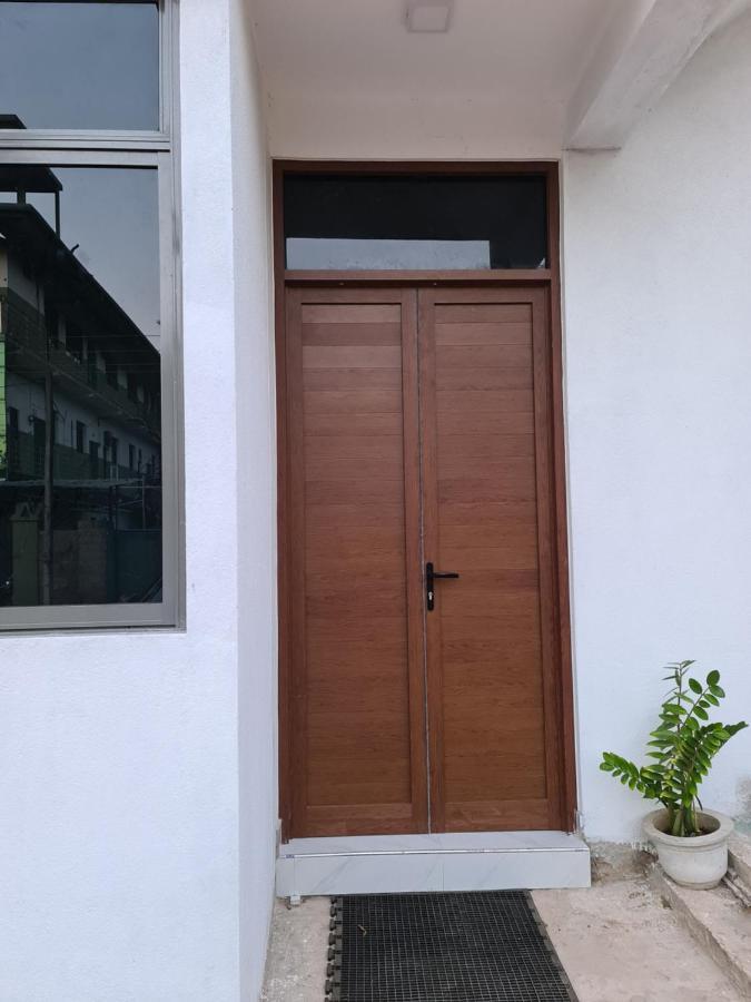 Ceylon Lodge - Airport Transit Hostel Negombo Ngoại thất bức ảnh
