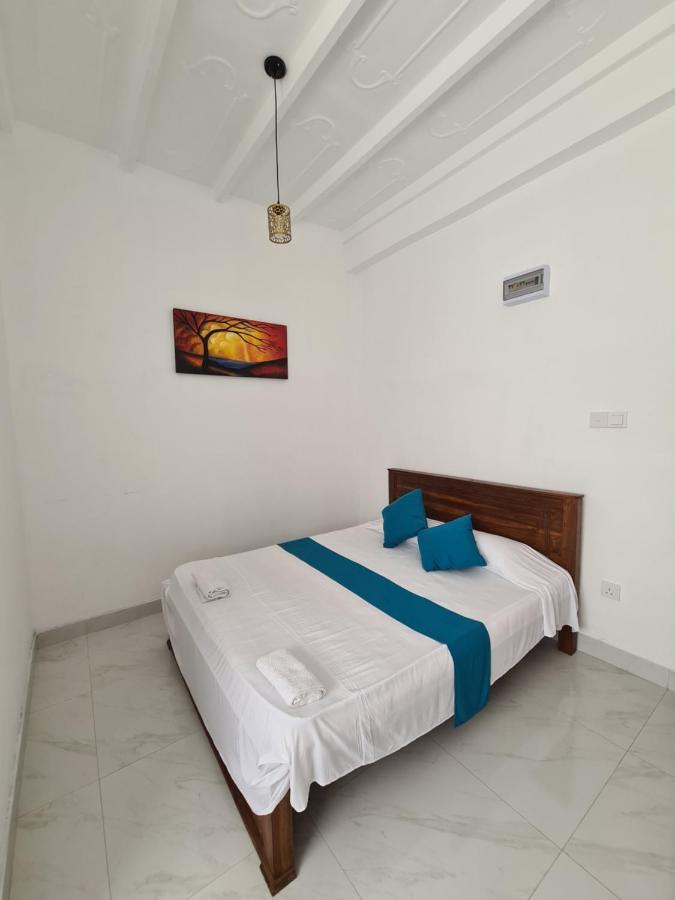 Ceylon Lodge - Airport Transit Hostel Negombo Ngoại thất bức ảnh