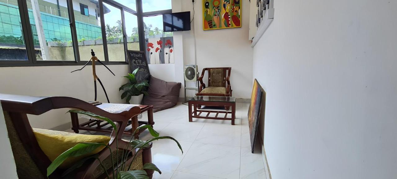 Ceylon Lodge - Airport Transit Hostel Negombo Ngoại thất bức ảnh