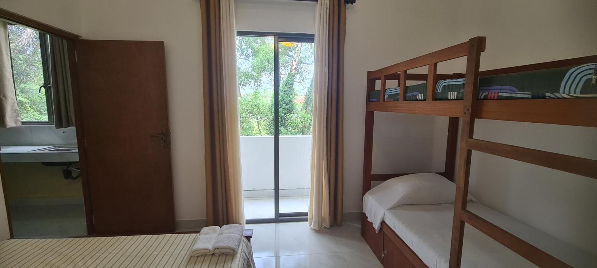 Ceylon Lodge - Airport Transit Hostel Negombo Ngoại thất bức ảnh