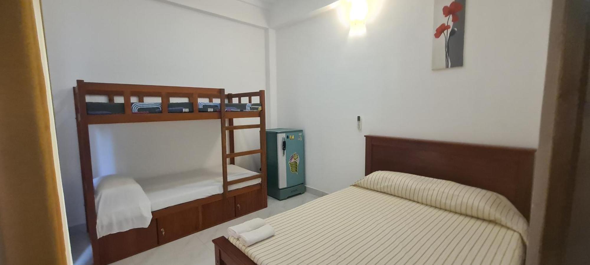Ceylon Lodge - Airport Transit Hostel Negombo Ngoại thất bức ảnh