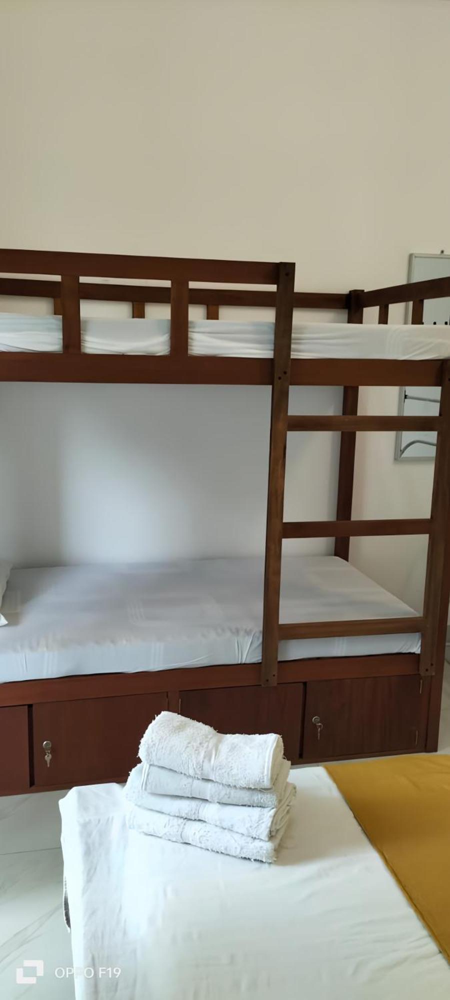 Ceylon Lodge - Airport Transit Hostel Negombo Ngoại thất bức ảnh