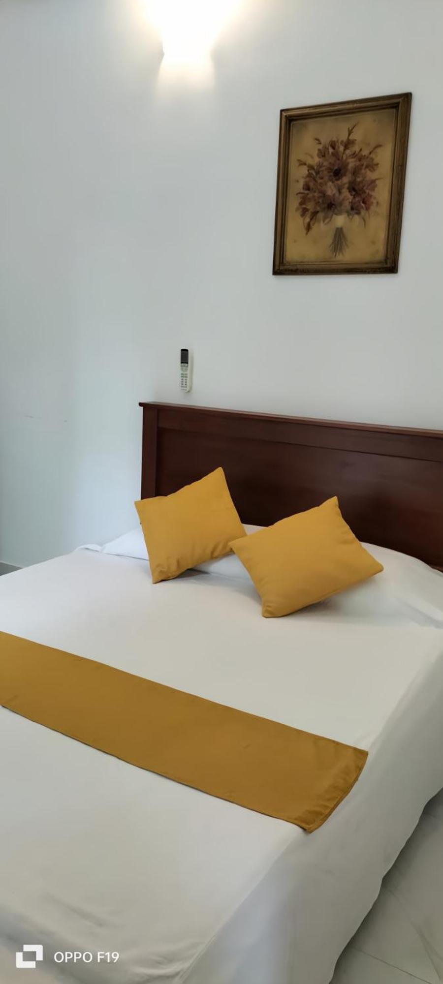 Ceylon Lodge - Airport Transit Hostel Negombo Ngoại thất bức ảnh